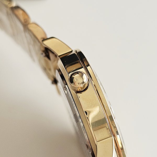 https://ekszeraukcio-ng-production-product.s3.eu-central-1.amazonaws.com/02a864d9-b65e-4ea3-b7fc-d1dfcac4c6a3_thumbnail