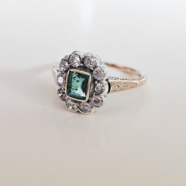 https://ekszeraukcio-ng-production-product.s3.eu-central-1.amazonaws.com/0640e4f3-408e-4af4-8f82-5c4c71da9461_thumbnail