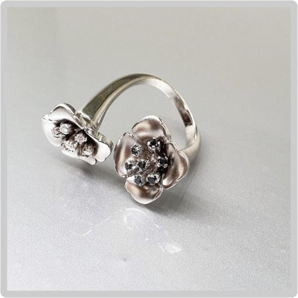 https://ekszeraukcio-ng-production-product.s3.eu-central-1.amazonaws.com/0b6439d8-a125-436f-ad24-4da73f4d99b0_thumbnail