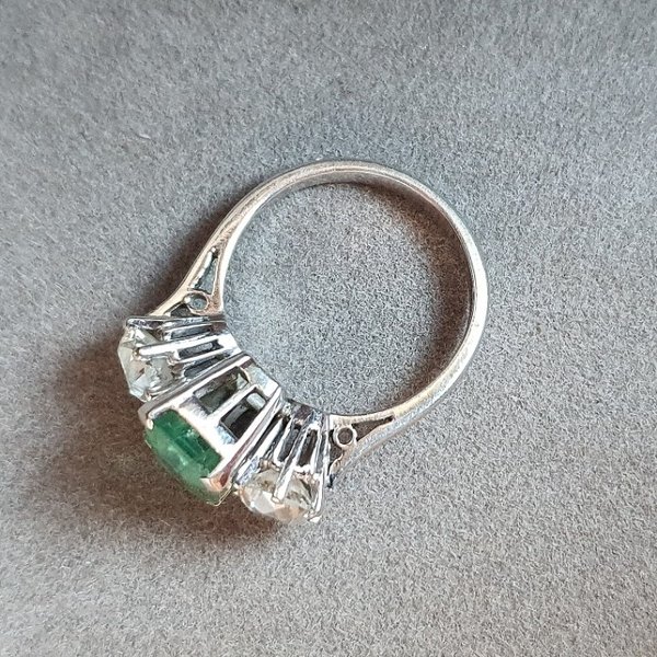 https://ekszeraukcio-ng-production-product.s3.eu-central-1.amazonaws.com/0e534860-7a4d-4381-9986-fbf4c575e3e3_thumbnail