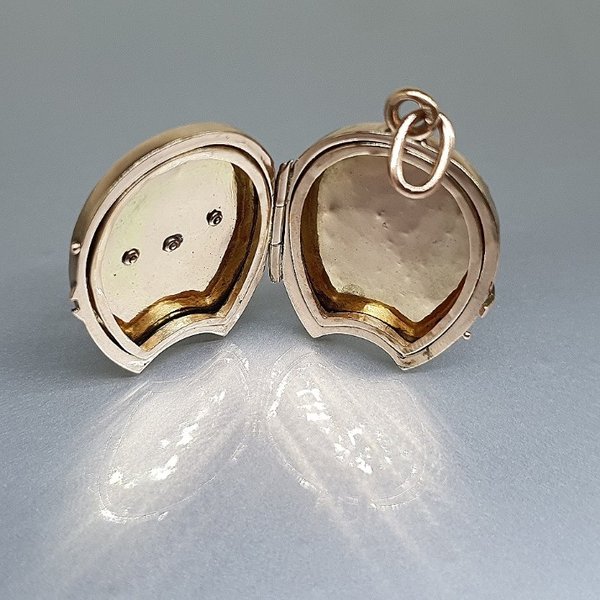 https://ekszeraukcio-ng-production-product.s3.eu-central-1.amazonaws.com/0ea3da95-79b0-473e-808b-0e0c3d2157c1_thumbnail