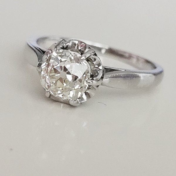 https://ekszeraukcio-ng-production-product.s3.eu-central-1.amazonaws.com/11b6de17-9e21-4c6a-a7a8-d1488f8e544c_thumbnail