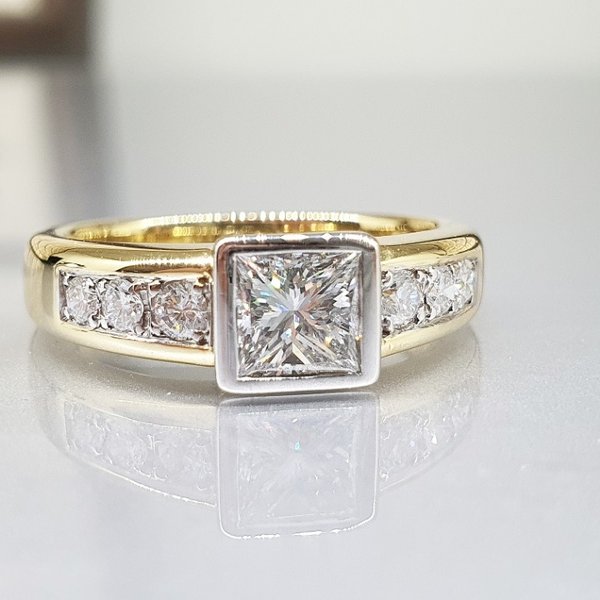 https://ekszeraukcio-ng-production-product.s3.eu-central-1.amazonaws.com/182afe59-d3bb-4b1e-8b05-456e2f709238_thumbnail