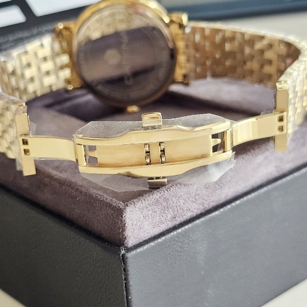 https://ekszeraukcio-ng-production-product.s3.eu-central-1.amazonaws.com/1a682bc7-9ffe-43b5-86f0-f800c06d1795_thumbnail