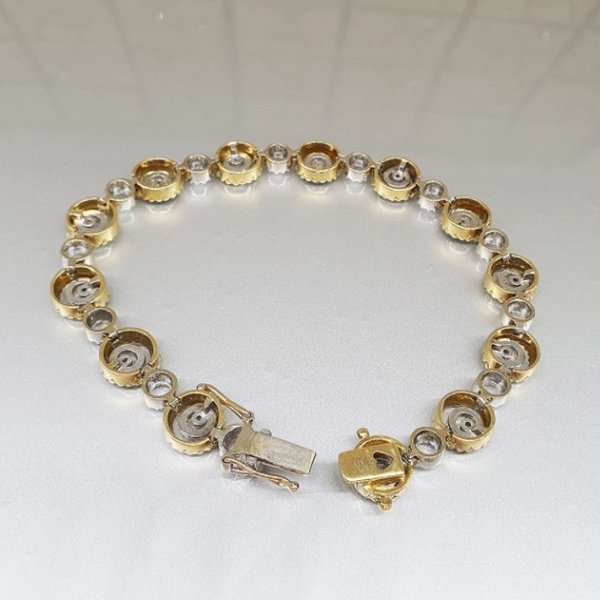 https://ekszeraukcio-ng-production-product.s3.eu-central-1.amazonaws.com/1d335d63-3b2a-470b-8aaf-7f281fcf5a6a_thumbnail