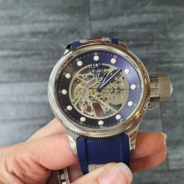 https://ekszeraukcio-ng-production-product.s3.eu-central-1.amazonaws.com/2b3f95ea-b9ae-409b-b85e-8bed7c5c2bc8_thumbnail
