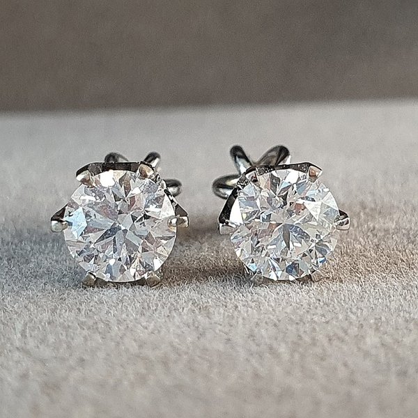 https://ekszeraukcio-ng-production-product.s3.eu-central-1.amazonaws.com/3117d73c-83d1-4a9d-9144-90b349edccb3_thumbnail
