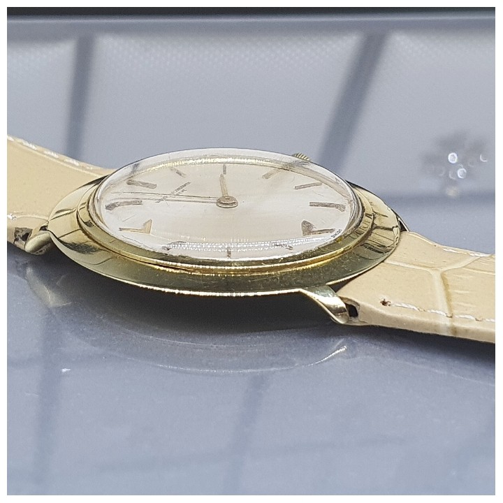 https://ekszeraukcio-ng-production-product.s3.eu-central-1.amazonaws.com/363ff3ad-88d2-43ee-b2b9-b955de9e9a38
