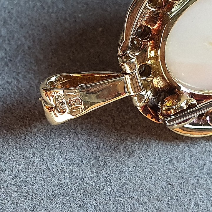 https://ekszeraukcio-ng-production-product.s3.eu-central-1.amazonaws.com/3d8f4f23-34b1-42fa-8767-a0083175688a