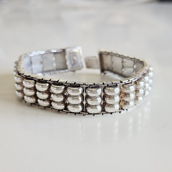 https://ekszeraukcio-ng-production-product.s3.eu-central-1.amazonaws.com/3e7ba2d2-3185-45fd-9280-828ed5418862_thumbnail