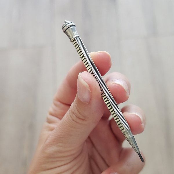 https://ekszeraukcio-ng-production-product.s3.eu-central-1.amazonaws.com/40aaf577-c49a-4bb3-8d77-42efcc65db29_thumbnail