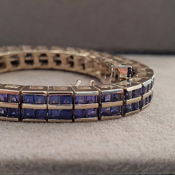 https://ekszeraukcio-ng-production-product.s3.eu-central-1.amazonaws.com/44e74806-39d6-45f9-a42f-d306f9592b5a_thumbnail