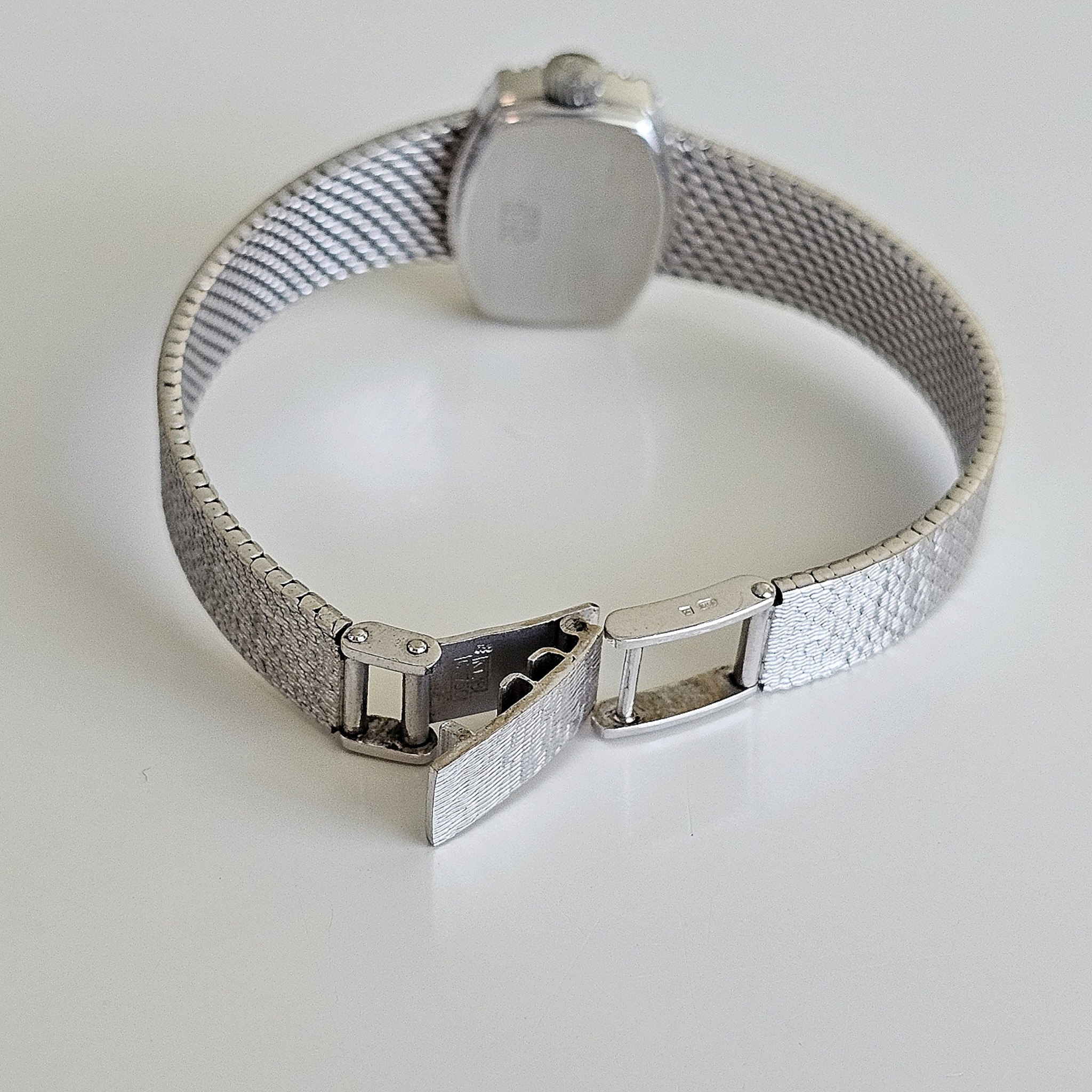 https://ekszeraukcio-ng-production-product.s3.eu-central-1.amazonaws.com/471e1c0f-728d-4b59-aa2d-ef518713957e