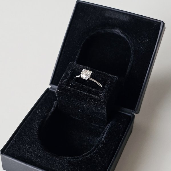 https://ekszeraukcio-ng-production-product.s3.eu-central-1.amazonaws.com/4795321c-8255-4734-8f51-9a19b548dbe6_thumbnail
