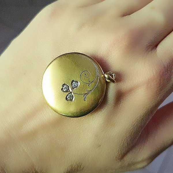 https://ekszeraukcio-ng-production-product.s3.eu-central-1.amazonaws.com/4cc7ae1e-2771-459d-81ac-b91a5bd22f14_thumbnail