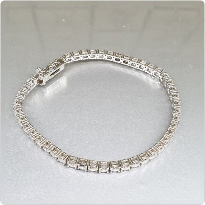 https://ekszeraukcio-ng-production-product.s3.eu-central-1.amazonaws.com/4ea77de9-2fa7-4e88-8080-ad8d34ceb6d9