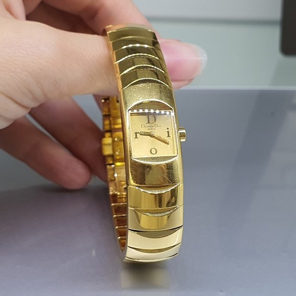 https://ekszeraukcio-ng-production-product.s3.eu-central-1.amazonaws.com/5501dcd1-35e5-4335-aeff-54f20b35eaad_thumbnail