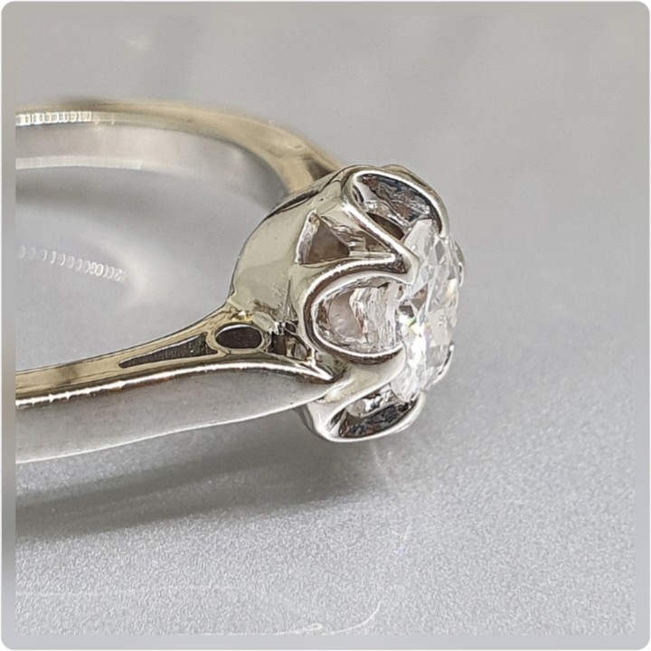 https://ekszeraukcio-ng-production-product.s3.eu-central-1.amazonaws.com/5b72f913-8e15-4e92-a451-6d47a5f6b372