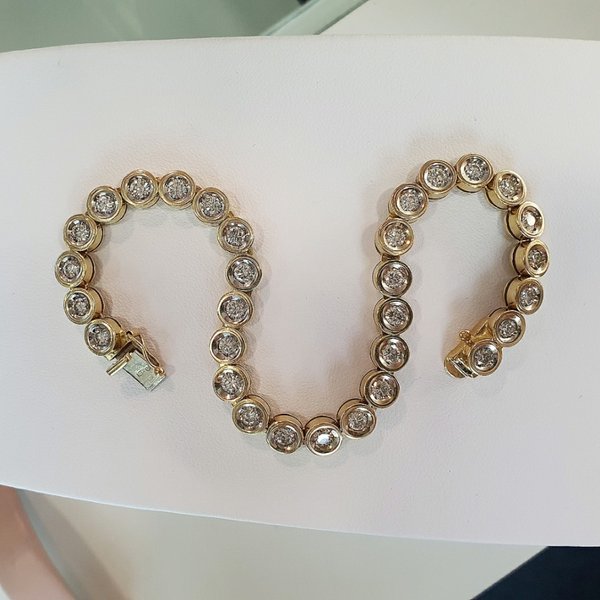 https://ekszeraukcio-ng-production-product.s3.eu-central-1.amazonaws.com/5c77ebe1-7d83-4498-bf2e-374bb624ce07_thumbnail