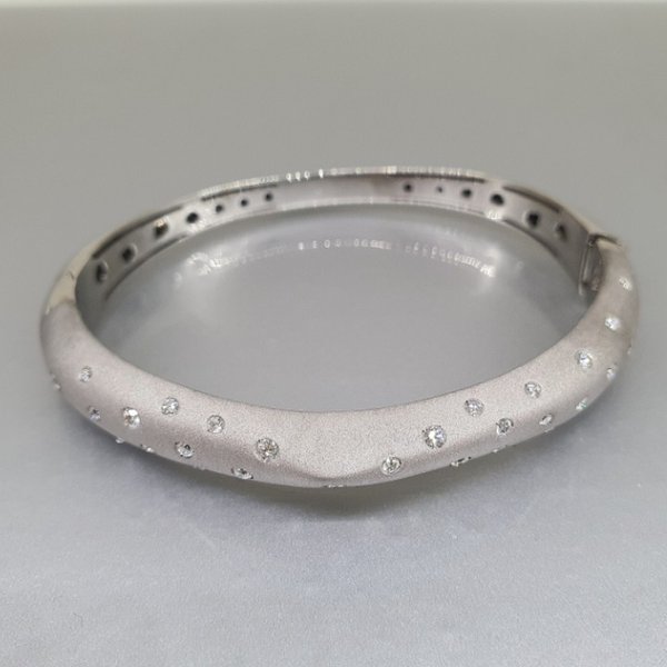https://ekszeraukcio-ng-production-product.s3.eu-central-1.amazonaws.com/6b3dfc06-6ec8-49be-a3c8-922f57a217ea_thumbnail