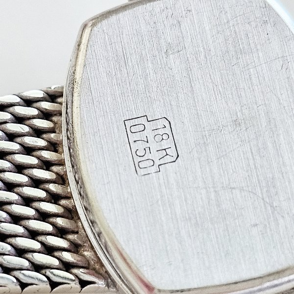 https://ekszeraukcio-ng-production-product.s3.eu-central-1.amazonaws.com/6d505ac5-e076-4ee6-98ee-2cc32751707c_thumbnail