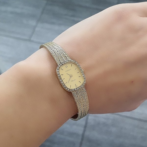 https://ekszeraukcio-ng-production-product.s3.eu-central-1.amazonaws.com/73d5a4a2-eb8d-4952-9115-79c2dd35b682_thumbnail