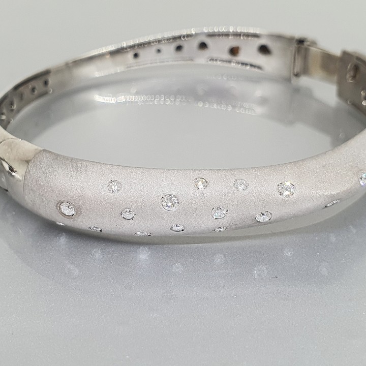 https://ekszeraukcio-ng-production-product.s3.eu-central-1.amazonaws.com/762f41c1-6a7e-4414-a6d3-18a993692f70