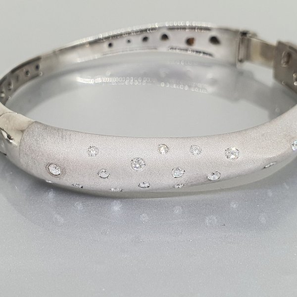 https://ekszeraukcio-ng-production-product.s3.eu-central-1.amazonaws.com/762f41c1-6a7e-4414-a6d3-18a993692f70_thumbnail
