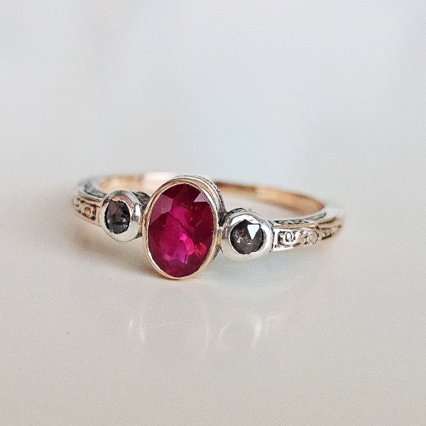 https://ekszeraukcio-ng-production-product.s3.eu-central-1.amazonaws.com/7a3e2428-e066-465b-8720-f371f39cd365_thumbnail