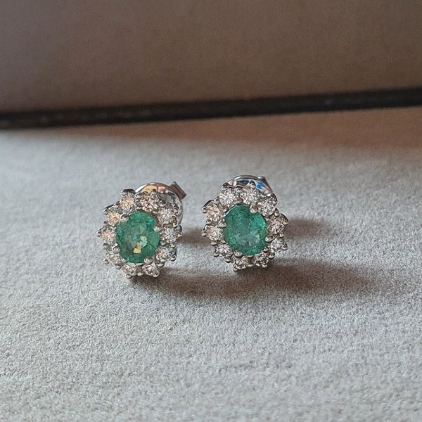https://ekszeraukcio-ng-production-product.s3.eu-central-1.amazonaws.com/7aed0363-4b82-4ccf-95e7-7a4fe6907b3b_thumbnail