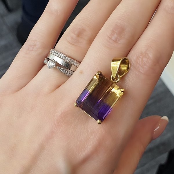 https://ekszeraukcio-ng-production-product.s3.eu-central-1.amazonaws.com/7df4d887-5277-4a5f-9abf-dff9a61f1edf_thumbnail
