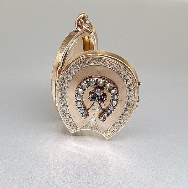 https://ekszeraukcio-ng-production-product.s3.eu-central-1.amazonaws.com/7e70122a-0ee6-403d-ba2d-a5da425e1280_thumbnail