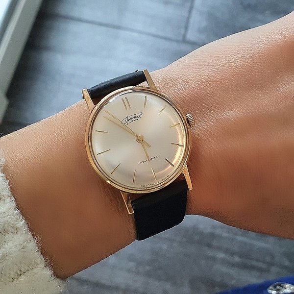 https://ekszeraukcio-ng-production-product.s3.eu-central-1.amazonaws.com/818d38bc-9977-4700-927c-796e178af5c4_thumbnail