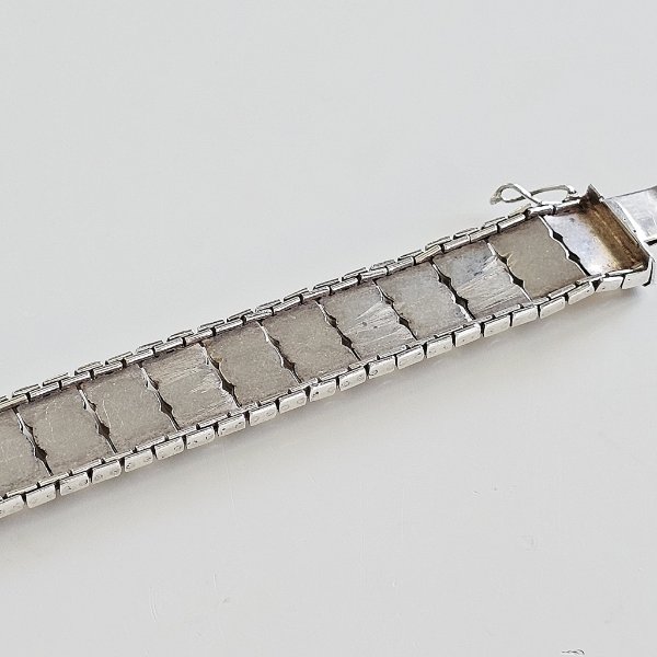 https://ekszeraukcio-ng-production-product.s3.eu-central-1.amazonaws.com/8369e1dd-ef36-4199-ba81-07640ac44914_thumbnail