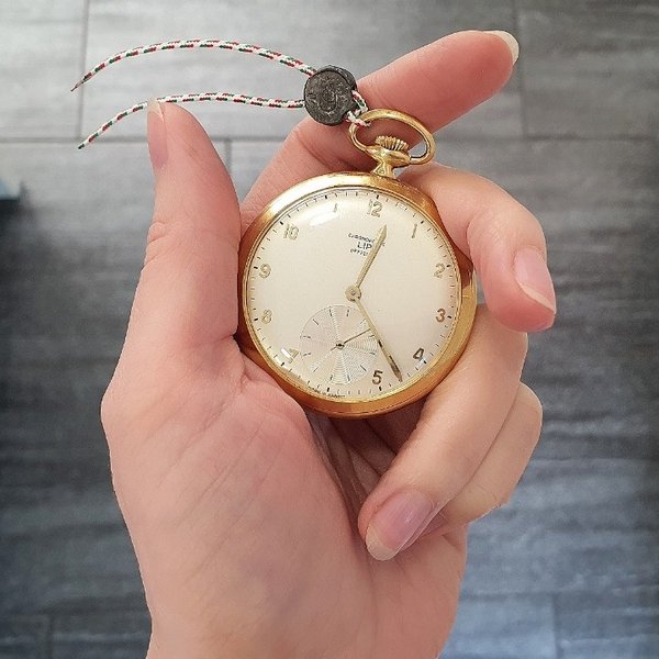 https://ekszeraukcio-ng-production-product.s3.eu-central-1.amazonaws.com/865f8730-8900-4f2b-bdde-36d6ff55229a_thumbnail