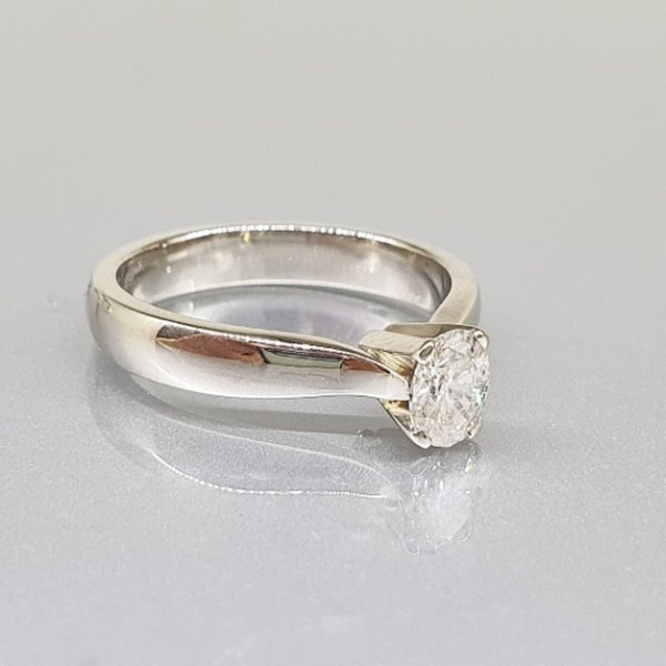 https://ekszeraukcio-ng-production-product.s3.eu-central-1.amazonaws.com/88c7142a-1d73-434b-b215-c9a03ecae1c7_thumbnail
