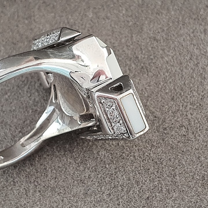 https://ekszeraukcio-ng-production-product.s3.eu-central-1.amazonaws.com/90a9ab9d-1c3e-4d14-ad96-2b69f489531d
