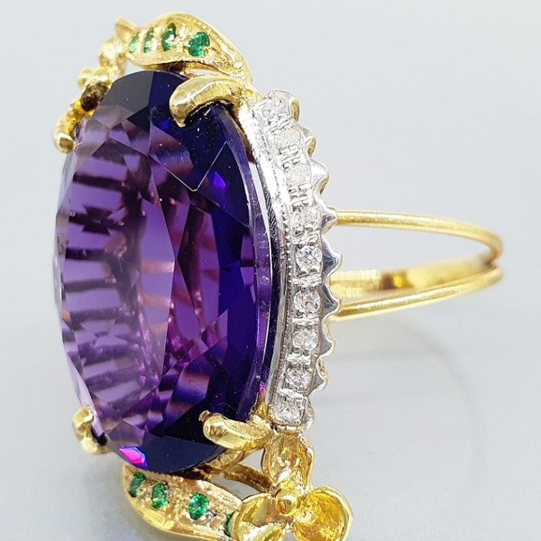 https://ekszeraukcio-ng-production-product.s3.eu-central-1.amazonaws.com/90fc97e7-48fe-4aa2-9429-f42f4ac3d865_thumbnail