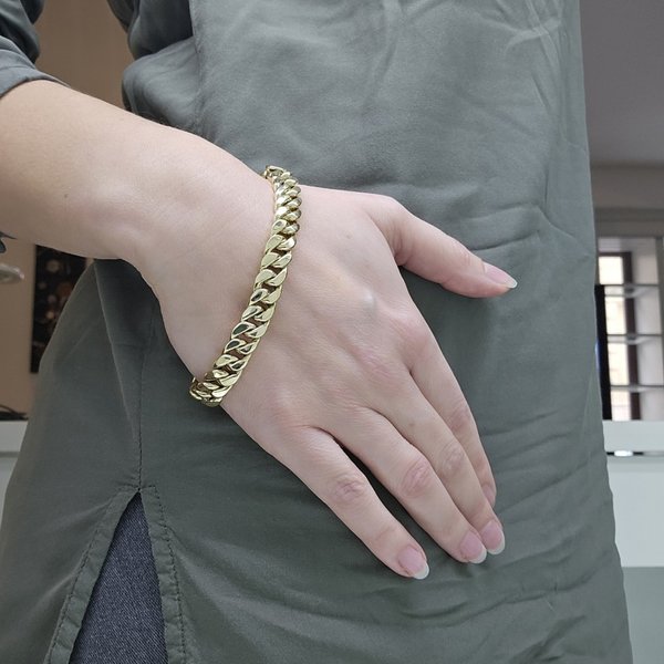 https://ekszeraukcio-ng-production-product.s3.eu-central-1.amazonaws.com/9295f223-2ffe-4f6a-a26a-08144d826b71_thumbnail