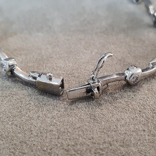 https://ekszeraukcio-ng-production-product.s3.eu-central-1.amazonaws.com/98bde0d9-a40f-4a56-9f81-90ec02d69ffb_thumbnail