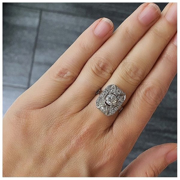 https://ekszeraukcio-ng-production-product.s3.eu-central-1.amazonaws.com/9bcacafc-9d2a-47ff-bd03-07b6a141b2cc_thumbnail