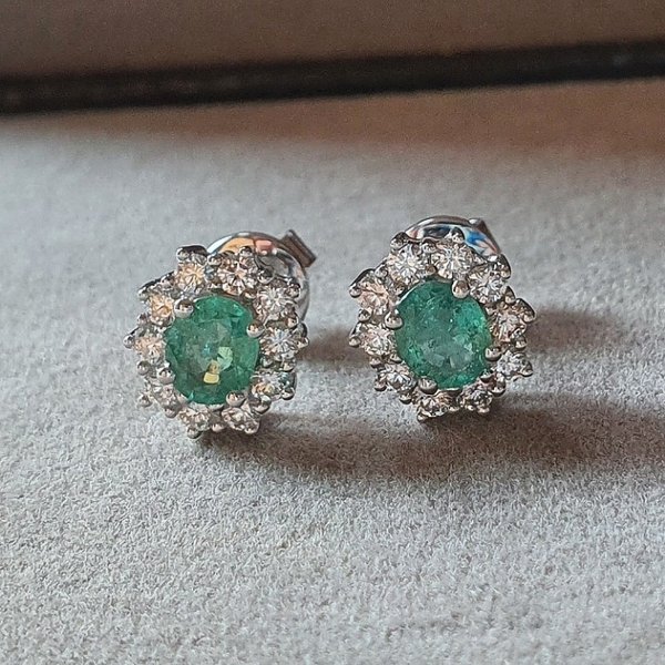 https://ekszeraukcio-ng-production-product.s3.eu-central-1.amazonaws.com/a0fd963a-05d4-4da7-9185-1baab9b1d90e_thumbnail