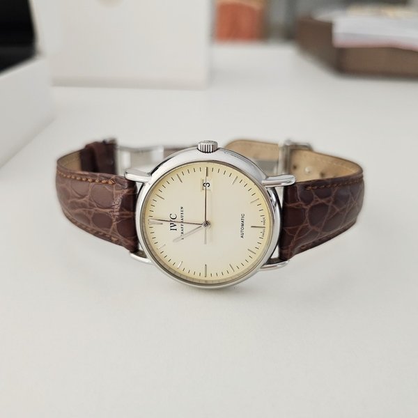 https://ekszeraukcio-ng-production-product.s3.eu-central-1.amazonaws.com/af6d3859-5391-4c84-8db7-a639c224d952_thumbnail
