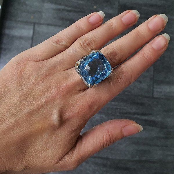 https://ekszeraukcio-ng-production-product.s3.eu-central-1.amazonaws.com/b2636d82-b746-4530-b75d-d2bf4d6ce320_thumbnail