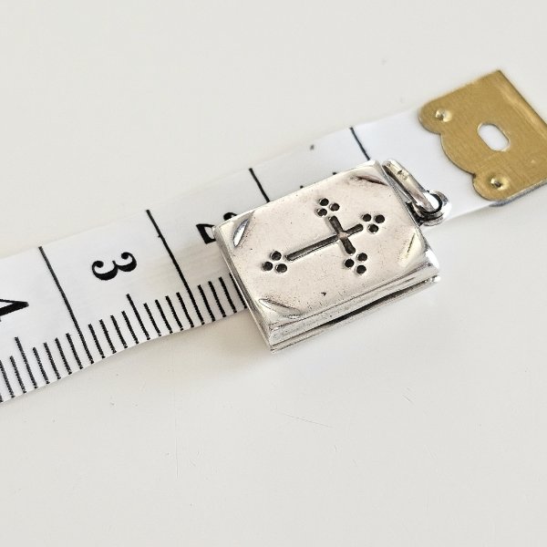 https://ekszeraukcio-ng-production-product.s3.eu-central-1.amazonaws.com/b48e13ec-30b8-43bd-8237-a1898069624e_thumbnail
