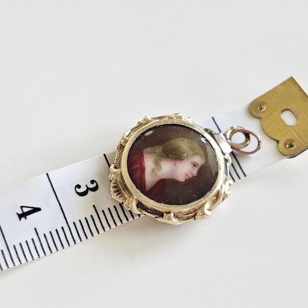https://ekszeraukcio-ng-production-product.s3.eu-central-1.amazonaws.com/b52e1e16-a99c-42e6-829c-6f78e6372051_thumbnail