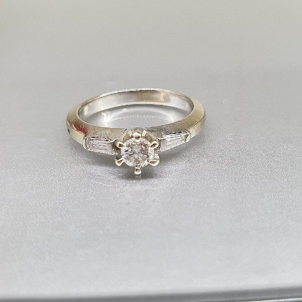 https://ekszeraukcio-ng-production-product.s3.eu-central-1.amazonaws.com/b56a78af-329b-46bf-aa73-c527db494b47_thumbnail