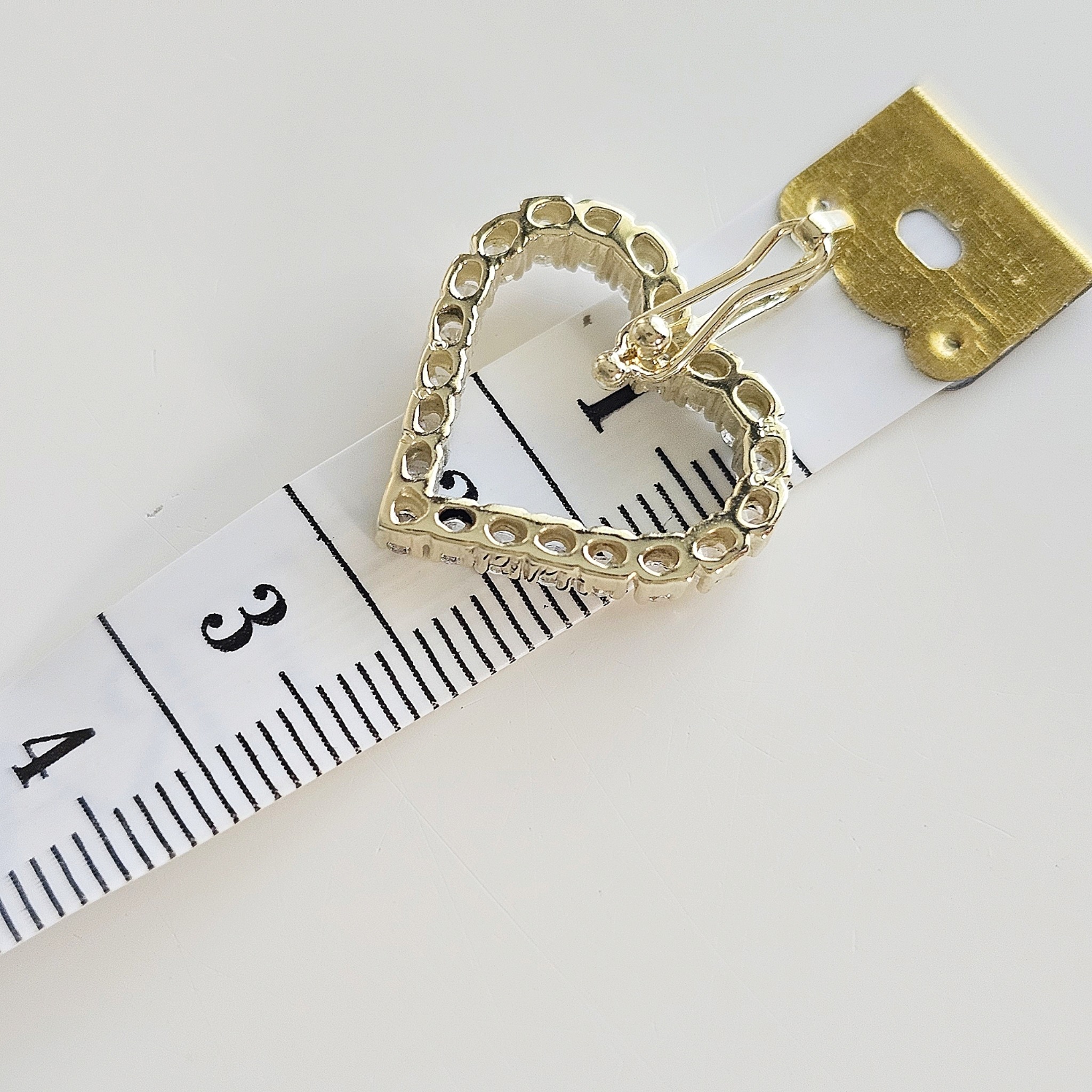 https://ekszeraukcio-ng-production-product.s3.eu-central-1.amazonaws.com/b704f73f-022a-4e72-a97b-2712ea561760