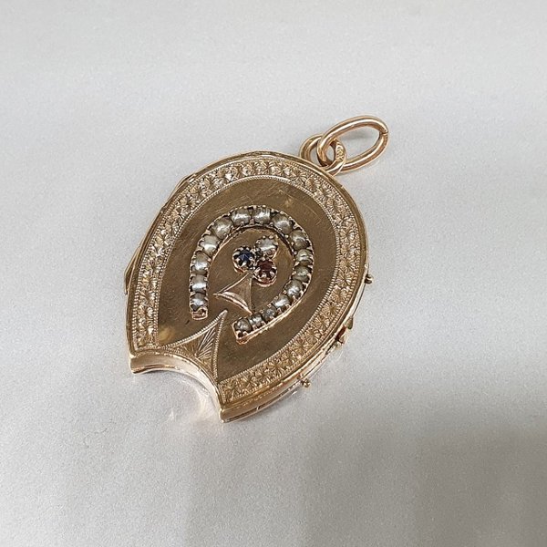 https://ekszeraukcio-ng-production-product.s3.eu-central-1.amazonaws.com/b8c1d04c-6dd6-4ecf-884b-79a81c10fada_thumbnail