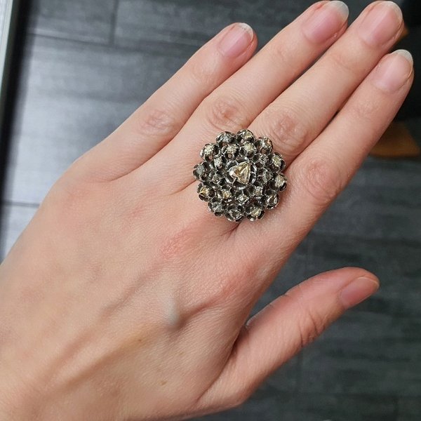 https://ekszeraukcio-ng-production-product.s3.eu-central-1.amazonaws.com/becf80e7-6f64-4522-8eb6-f39cea9a8344_thumbnail